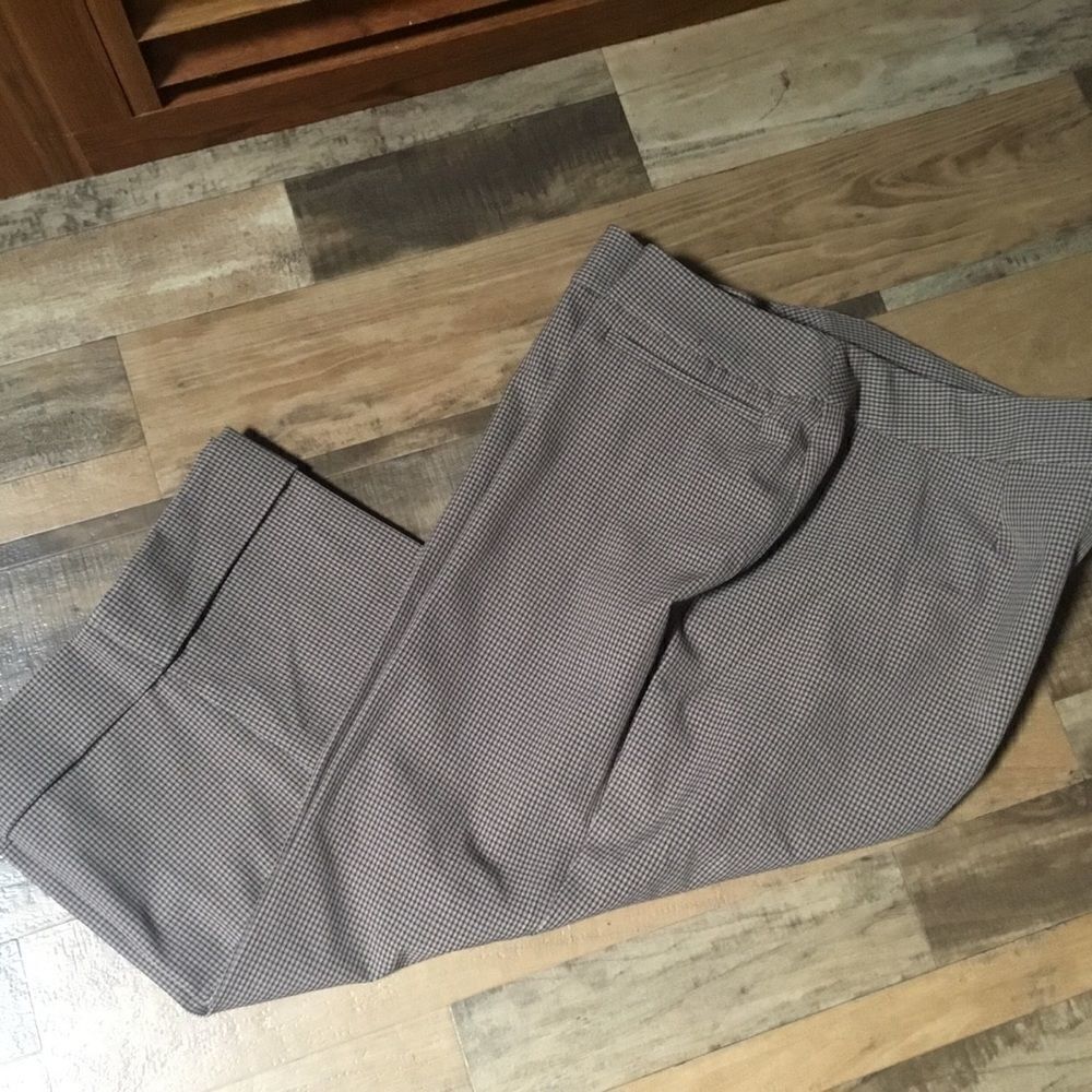 JM Collection Women’s Sz 18 Capri Slacks